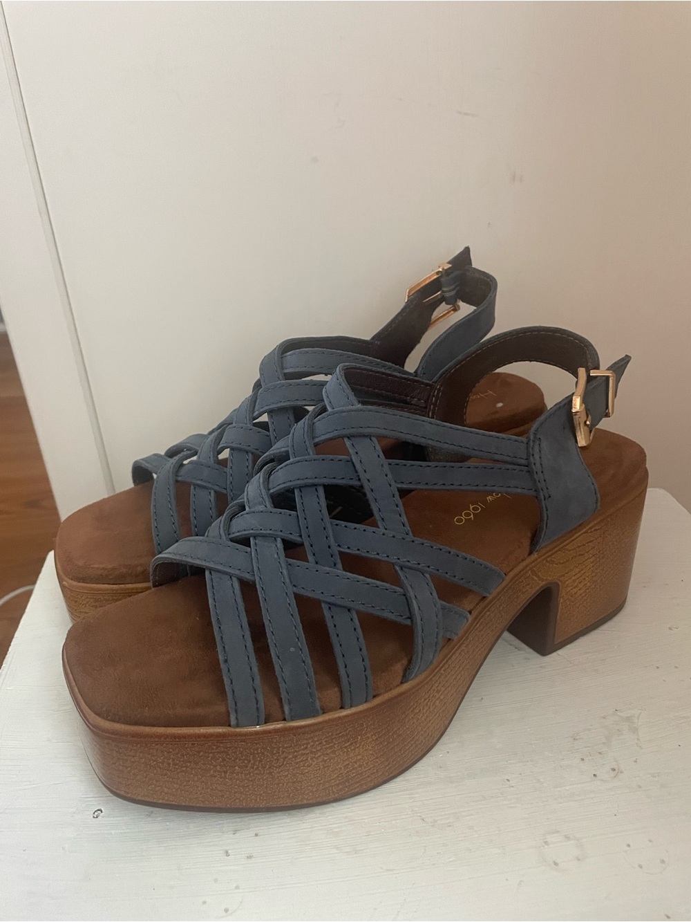 House of Harlow 1960 Denim Blue Blocky Sandals Size 7.5